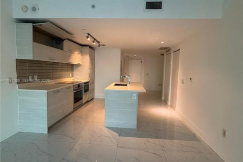 Condominio en alquiler en Miami, Florida, 2 dormitorios, 99.13 m2 № 2003882 - foto 8