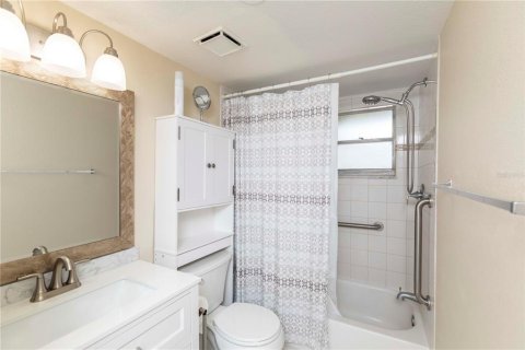 Copropriété à vendre à New Port Richey, Floride: 1 chambre, 68 m2 № 1906968 - photo 16