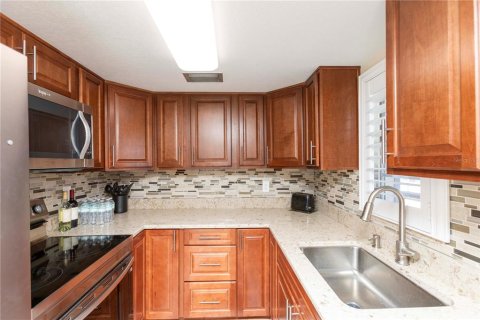 Copropriété à vendre à New Port Richey, Floride: 1 chambre, 68 m2 № 1906968 - photo 4