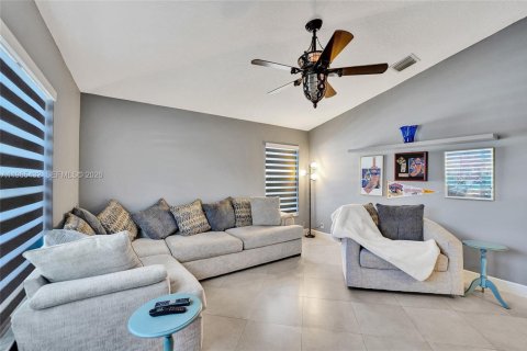 Купить виллу или дом в Пемброк-Пайнс, Флорида 4 спальни, 241.92м2, № 2027115 - фото 16