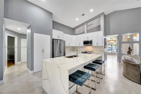 Купить виллу или дом в Пемброк-Пайнс, Флорида 4 спальни, 241.92м2, № 2027115 - фото 9