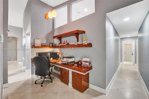 Купить виллу или дом в Пемброк-Пайнс, Флорида 4 спальни, 241.92м2, № 2027115 - фото 19