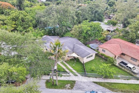 House in Miami, Florida 3 bedrooms, 143.26 sq.m. № 1947098 - photo 15