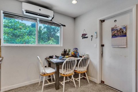 House in Miami, Florida 3 bedrooms, 143.26 sq.m. № 1947098 - photo 8