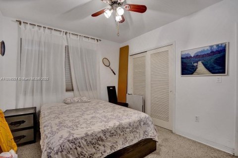 House in Miami, Florida 3 bedrooms, 143.26 sq.m. № 1947098 - photo 10