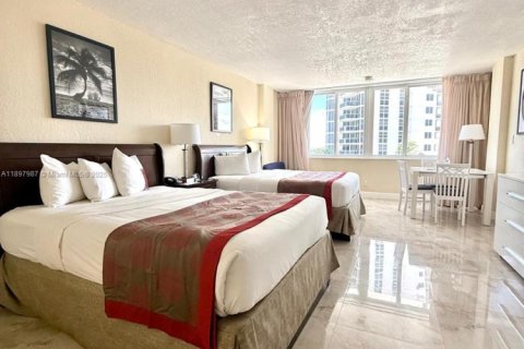 Copropriété à vendre à Sunny Isles Beach, Floride: 39.02 m2 № 1949696 - photo 19