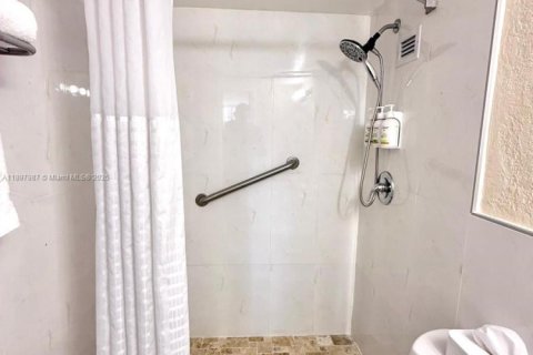 Copropriété à vendre à Sunny Isles Beach, Floride: 39.02 m2 № 1949696 - photo 21