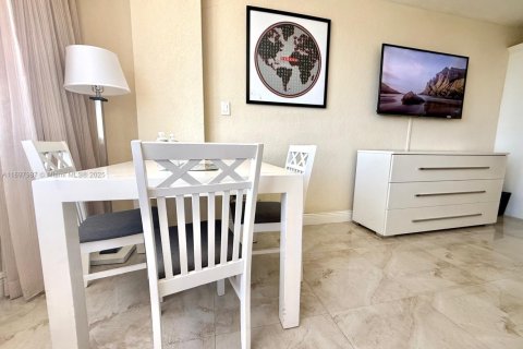 Copropriété à vendre à Sunny Isles Beach, Floride: 39.02 m2 № 1949696 - photo 18