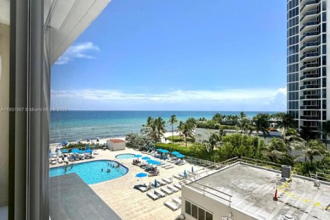 Copropriété à vendre à Sunny Isles Beach, Floride: 39.02 m2 № 1949696 - photo 15