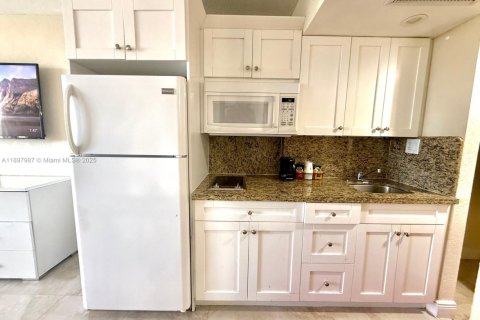 Copropriété à vendre à Sunny Isles Beach, Floride: 39.02 m2 № 1949696 - photo 8