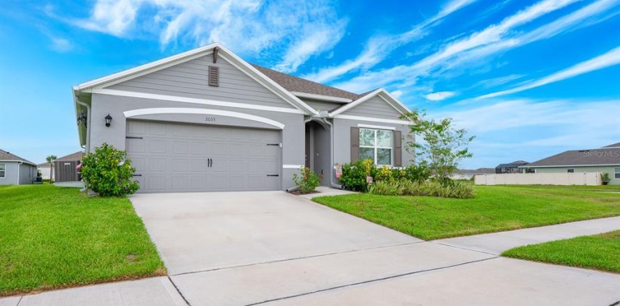 House in Sanford, Florida 4 bedrooms, 169.83 sq.m. № 1870923