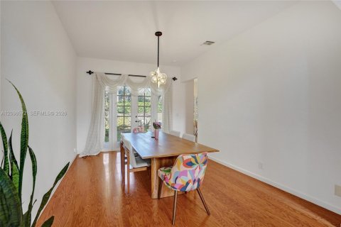 Villa ou maison à vendre à Weston, Floride: 5 chambres, 321.91 m2 № 2398154 - photo 21