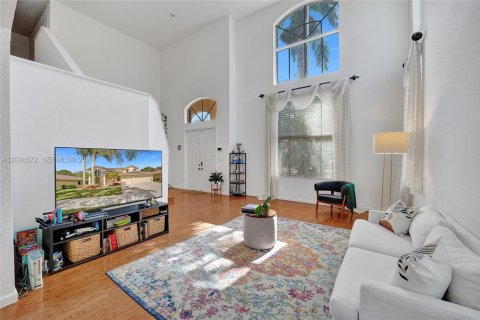 Villa ou maison à vendre à Weston, Floride: 5 chambres, 321.91 m2 № 2398154 - photo 8