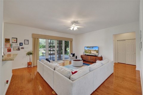 Villa ou maison à vendre à Weston, Floride: 5 chambres, 321.91 m2 № 2398154 - photo 23