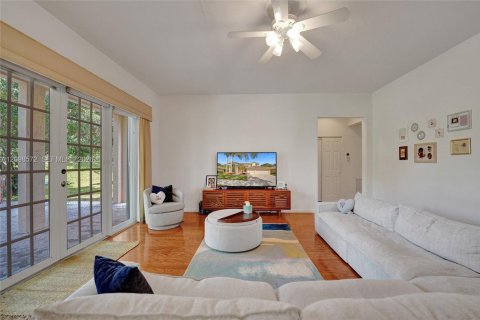 Villa ou maison à vendre à Weston, Floride: 5 chambres, 321.91 m2 № 2398154 - photo 24