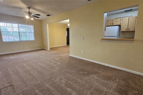 Casa en alquiler en Spring Hill, Florida, 2 dormitorios, 122.17 m2 № 1812571 - foto 8