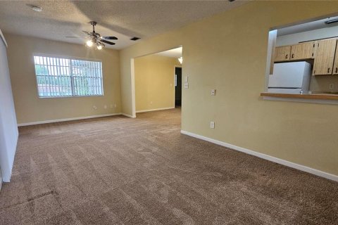 Casa en alquiler en Spring Hill, Florida, 2 dormitorios, 122.17 m2 № 1812571 - foto 7