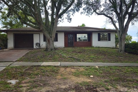 Casa en alquiler en Spring Hill, Florida, 2 dormitorios, 122.17 m2 № 1812571 - foto 1