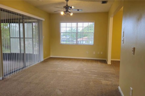 Casa en alquiler en Spring Hill, Florida, 2 dormitorios, 122.17 m2 № 1812571 - foto 5