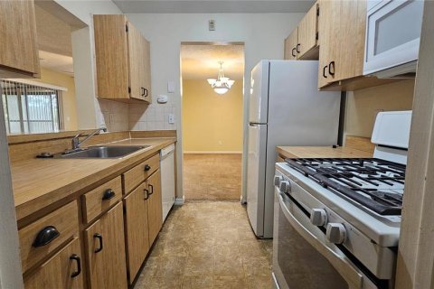 Casa en alquiler en Spring Hill, Florida, 2 dormitorios, 122.17 m2 № 1812571 - foto 14