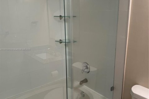 Condominio en venta en Sunny Isles Beach, Florida, 2 dormitorios, 95.13 m2 № 1966577 - foto 16