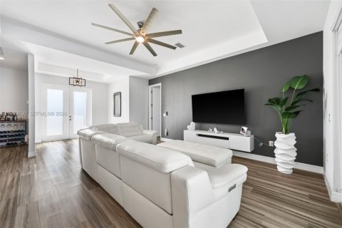 Casa en venta en Cape Coral, Florida, 3 dormitorios, 170.94 m2 № 2030626 - foto 6