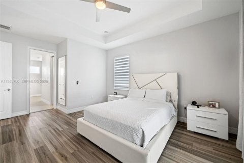 Casa en venta en Cape Coral, Florida, 3 dormitorios, 170.94 m2 № 2030626 - foto 17