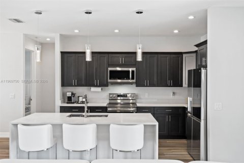 Casa en venta en Cape Coral, Florida, 3 dormitorios, 170.94 m2 № 2030626 - foto 13