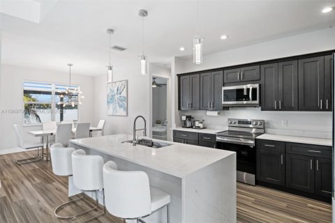 Casa en venta en Cape Coral, Florida, 3 dormitorios, 170.94 m2 № 2030626 - foto 14