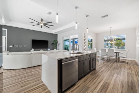 Casa en venta en Cape Coral, Florida, 3 dormitorios, 170.94 m2 № 2030626 - foto 8