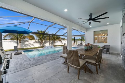 Casa en venta en Cape Coral, Florida, 3 dormitorios, 170.94 m2 № 2030626 - foto 30