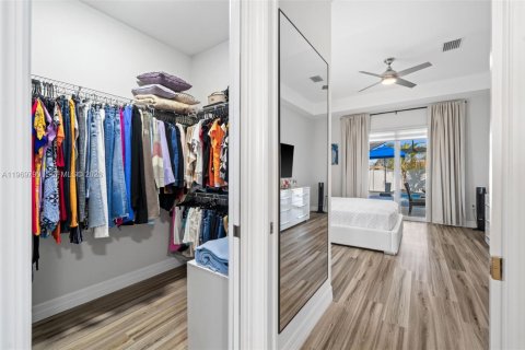 Casa en venta en Cape Coral, Florida, 3 dormitorios, 170.94 m2 № 2030626 - foto 19