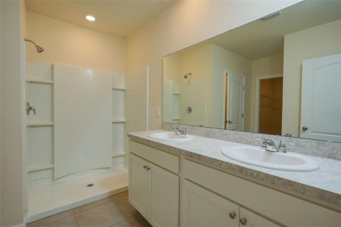 House in Kissimmee, Florida 4 bedrooms, 173.91 sq.m. № 2111898 - photo 5