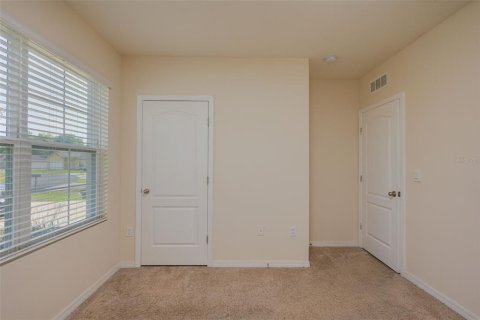 House in Kissimmee, Florida 4 bedrooms, 173.91 sq.m. № 2111898 - photo 16