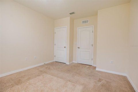 House in Kissimmee, Florida 4 bedrooms, 173.91 sq.m. № 2111898 - photo 19