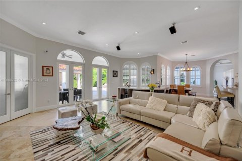 Villa ou maison à vendre à Pinecrest, Floride: 8 chambres, 634.15 m2 № 1929507 - photo 29