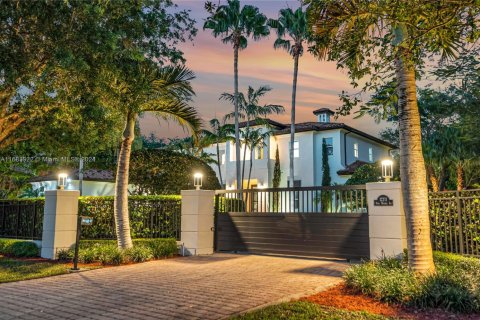 Villa ou maison à vendre à Pinecrest, Floride: 8 chambres, 634.15 m2 № 1929507 - photo 9