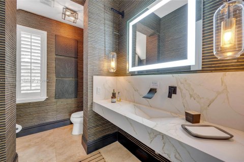 Villa ou maison à vendre à Pinecrest, Floride: 8 chambres, 634.15 m2 № 1929507 - photo 21