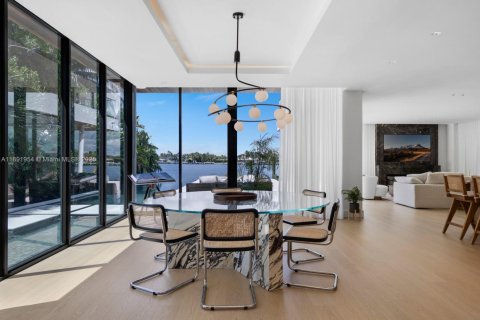 House in Miami Beach, Florida 7 bedrooms, 714.42 sq.m. № 1945058 - photo 6