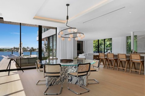 House in Miami Beach, Florida 7 bedrooms, 714.42 sq.m. № 1945058 - photo 7