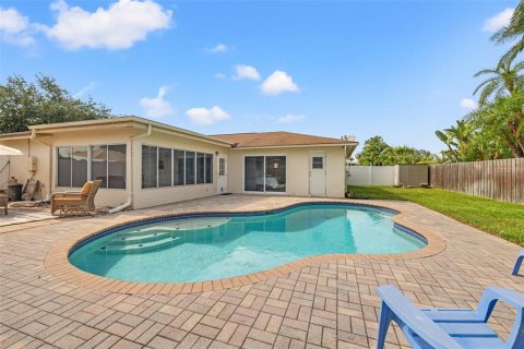 House in Seminole, Florida 3 bedrooms, 155.52 sq.m. № 1773781 - photo 24