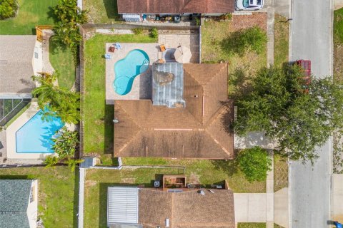 House in Seminole, Florida 3 bedrooms, 155.52 sq.m. № 1773781 - photo 27