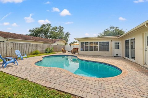 House in Seminole, Florida 3 bedrooms, 155.52 sq.m. № 1773781 - photo 26