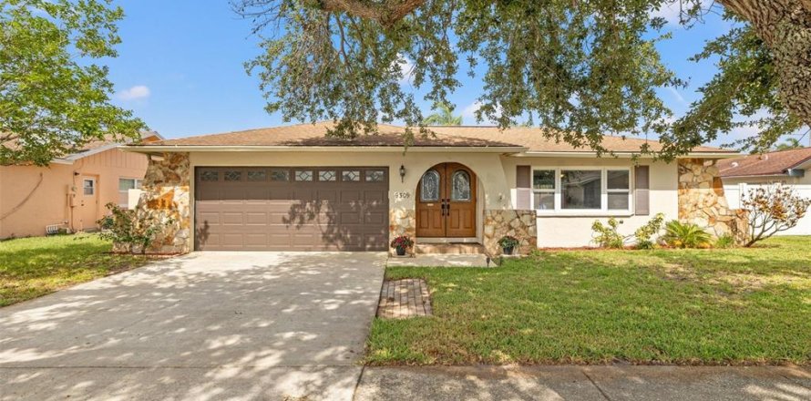 House in Seminole, Florida 3 bedrooms, 155.52 sq.m. № 1773781