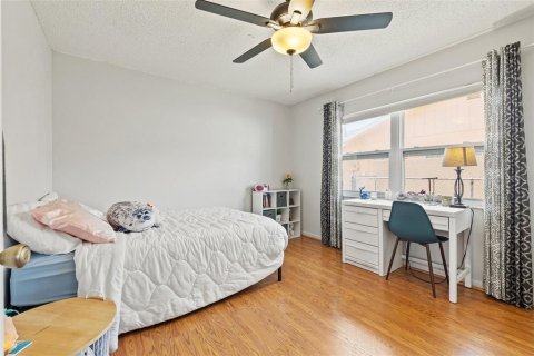 House in Seminole, Florida 3 bedrooms, 155.52 sq.m. № 1773781 - photo 16