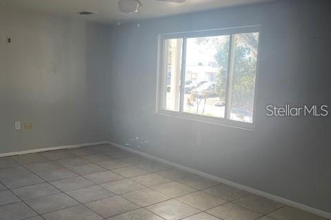 Villa ou maison à louer à New Port Richey, Floride: 3 chambres, 75.81 m2 № 2389249 - photo 10