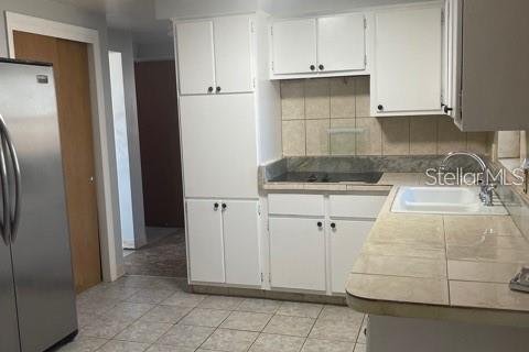 Villa ou maison à louer à New Port Richey, Floride: 3 chambres, 75.81 m2 № 2389249 - photo 6