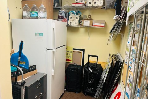 Immobilier commercial à louer à Vero Beach, Floride № 1098780 - photo 1