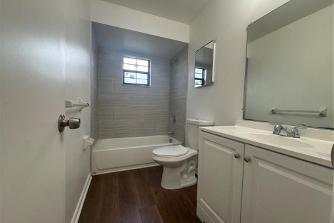 Townhouse in Casselberry, Florida 2 bedrooms, 98.1 sq.m. № 2150516 - photo 13