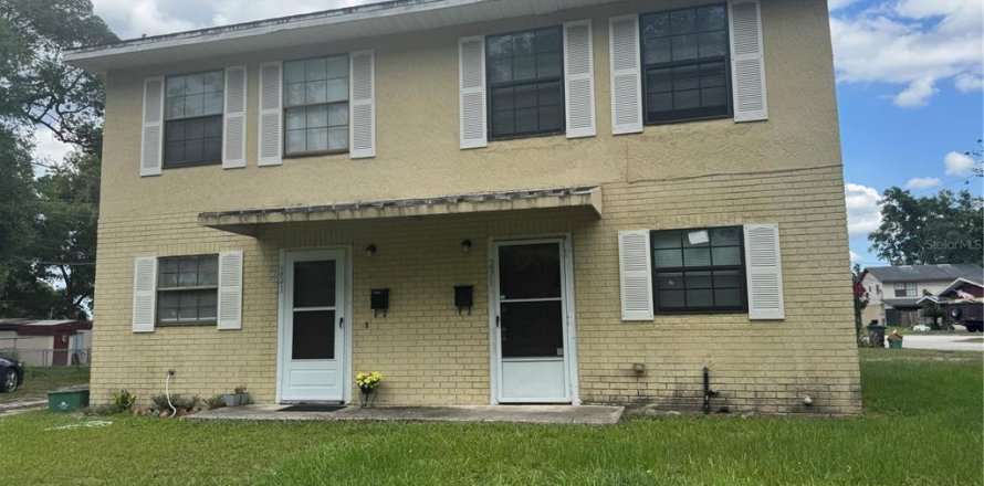Townhouse in Casselberry, Florida 2 bedrooms, 98.1 sq.m. № 2150516